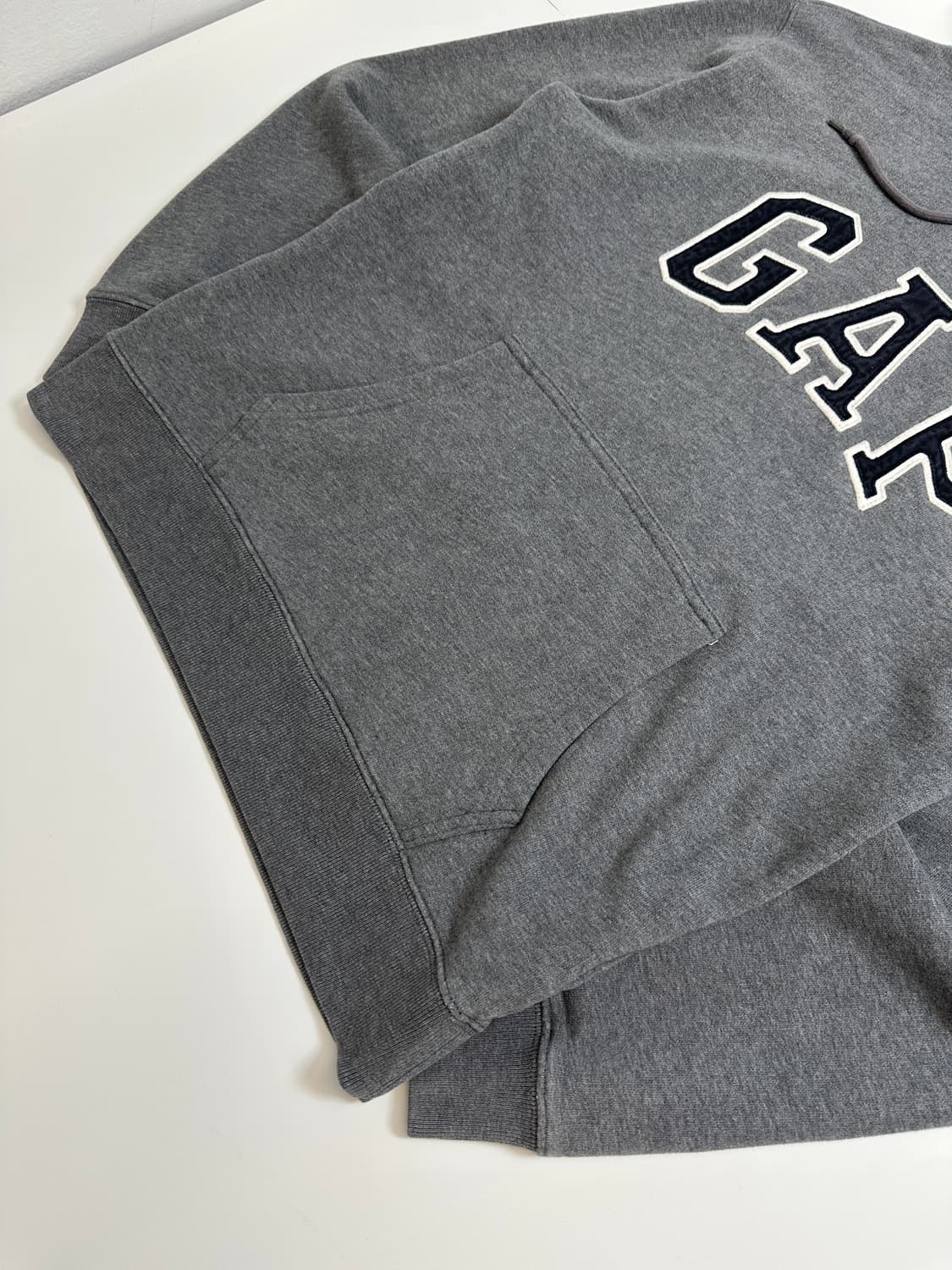갭 스펠로고 후드 다크그레이 상품이미지4