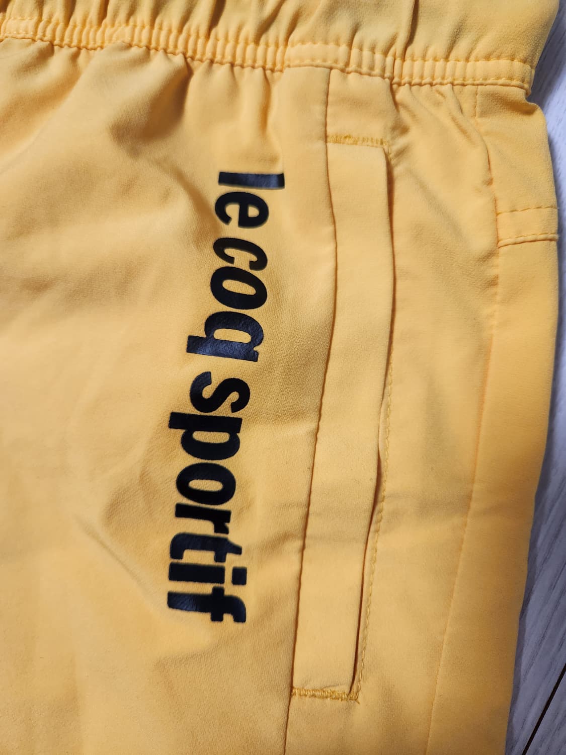 르꼬끄 반바지 스포르티브 쇼츠 사이즈75 m

세탁으로 인한 구김 외에 상품이미지5