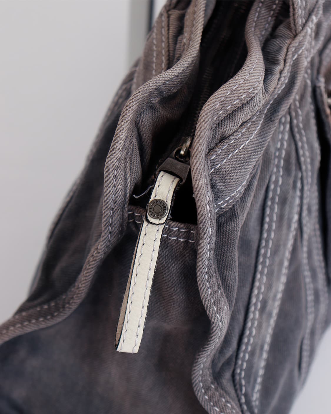 [DIESEL] 워시드 데님 유틸리티 토트 백 상품이미지7