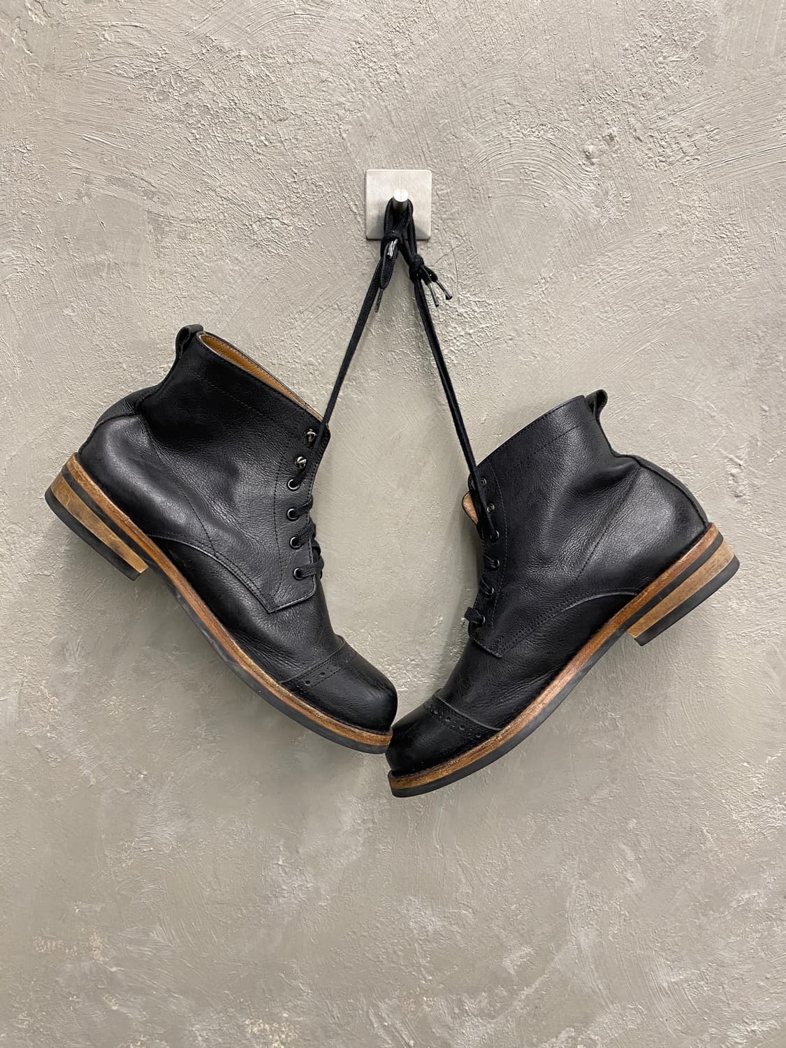 [275] Color Collar 컬러콜라 블랙 레더 캡 토 부츠 상품이미지1