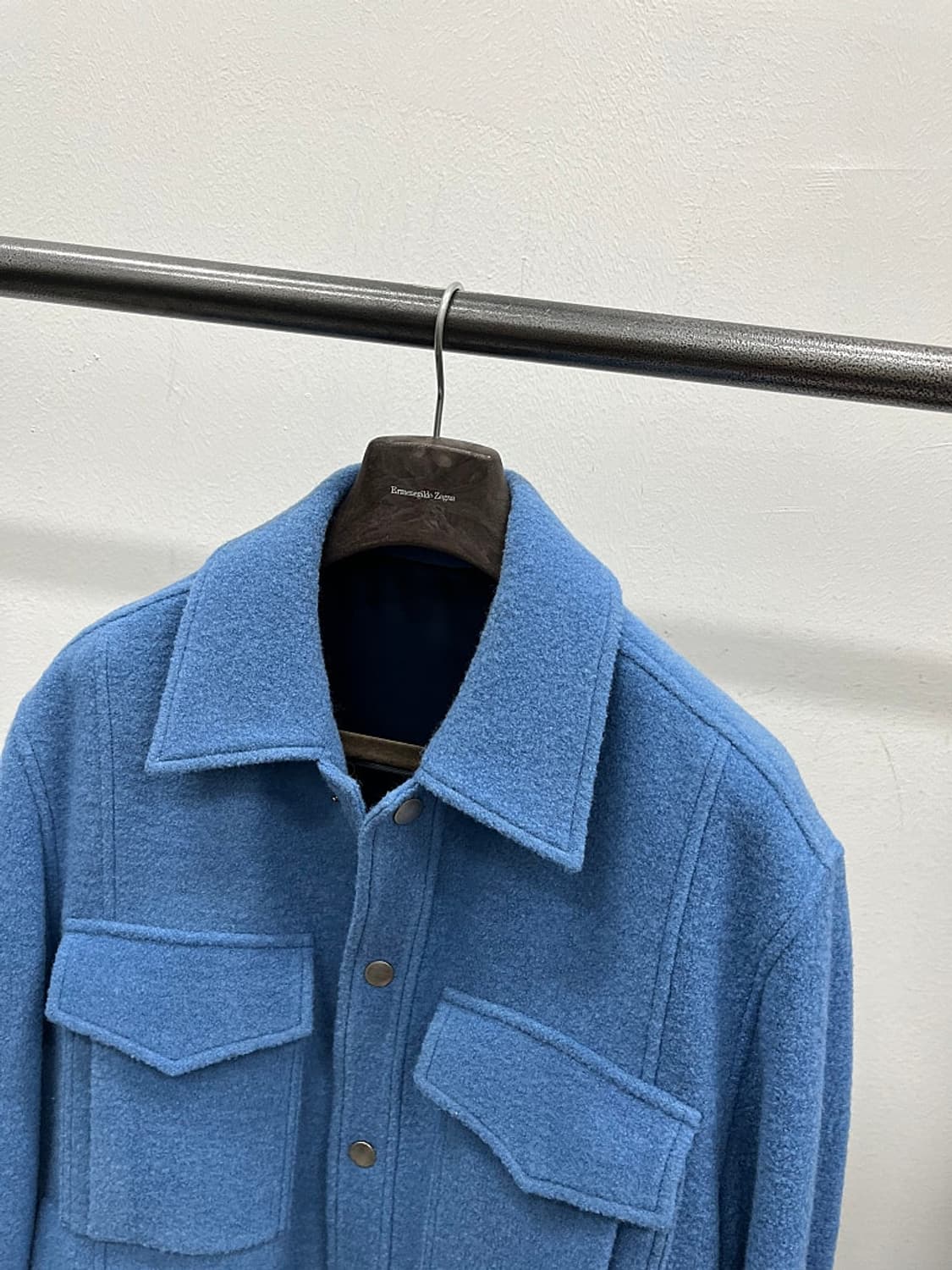 105) 솔리드옴므 백로고 오버 울 트러커  상품이미지3