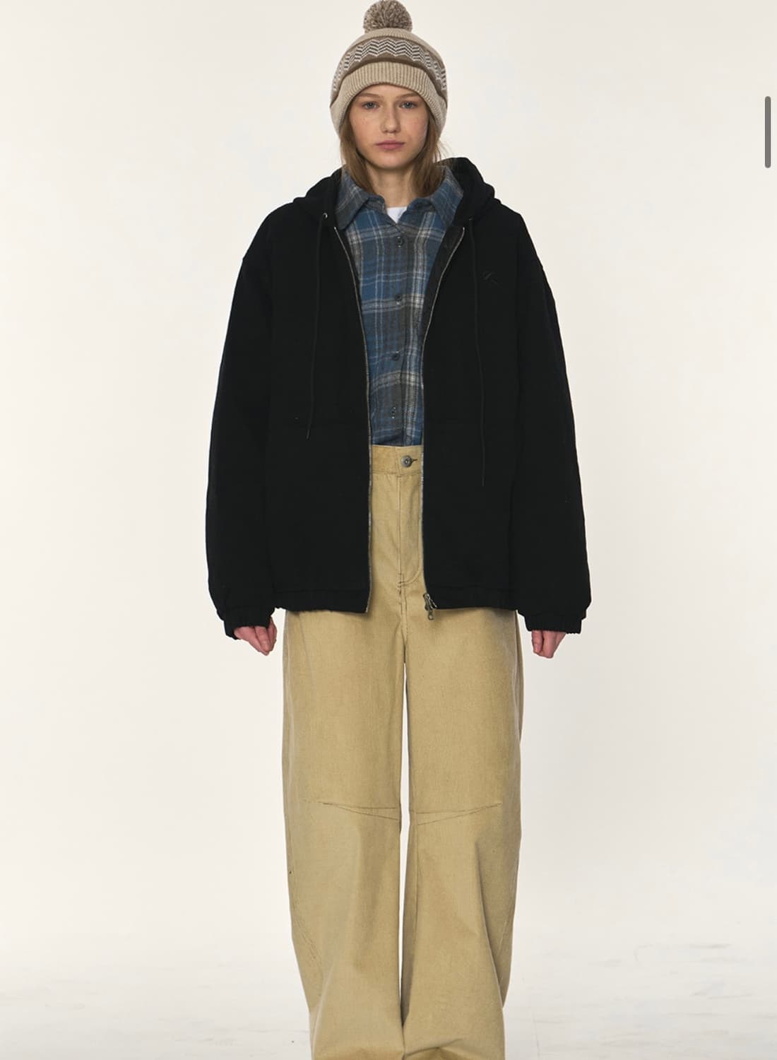 썸플레이스 패디드 후드 스트링 로고포인트 에어리 헤비 점퍼 [블랙] 상품이미지6