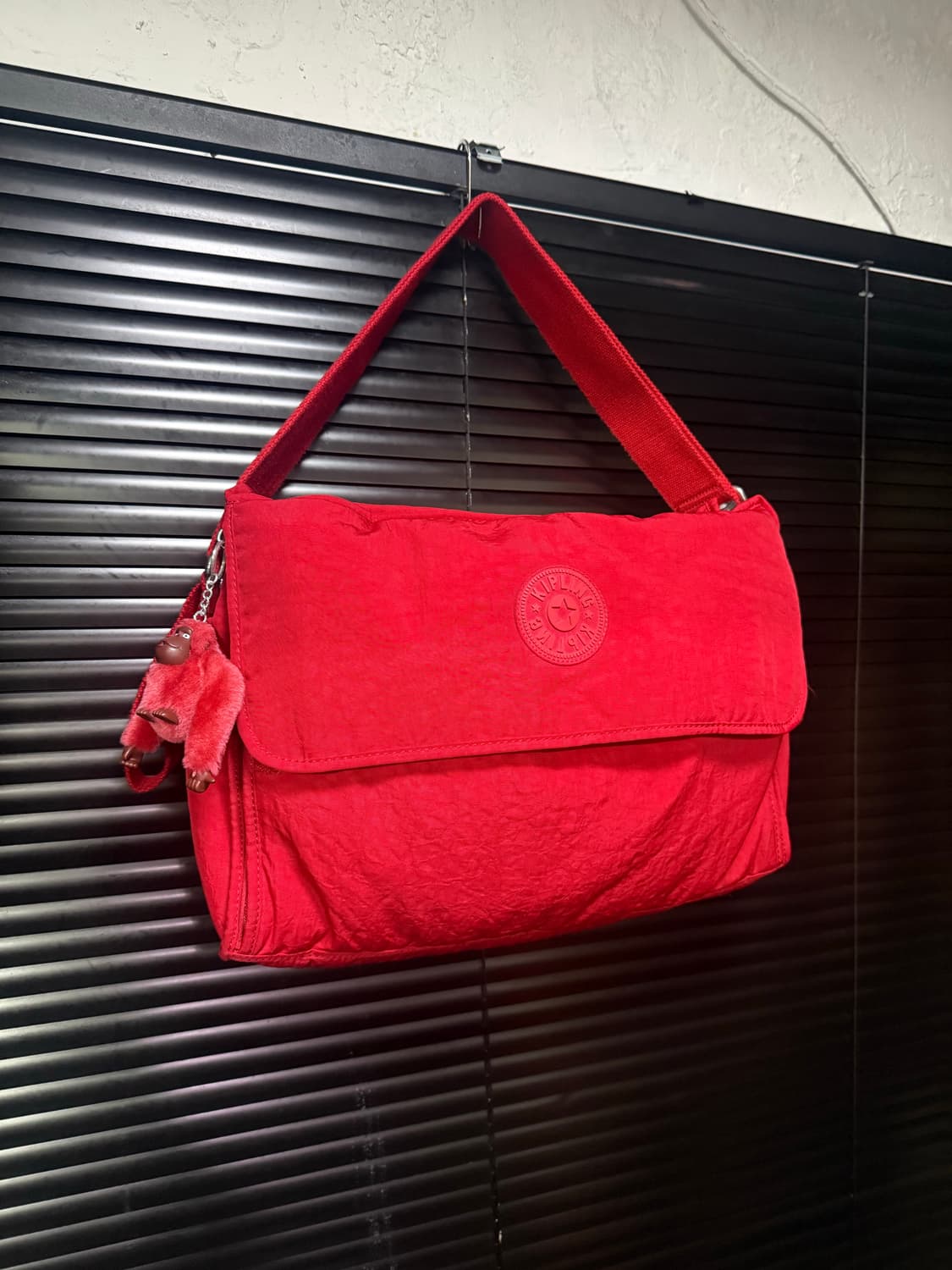 키플링 레드 빨강 빅 크로스백 토드백 숄더백 큰 가방 고릴라 키링 인형 상품이미지3