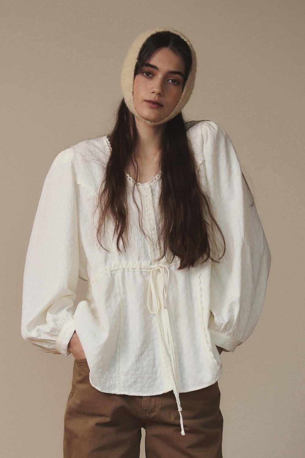 아우어솔티 Emotional Blouse Cream  상품이미지1