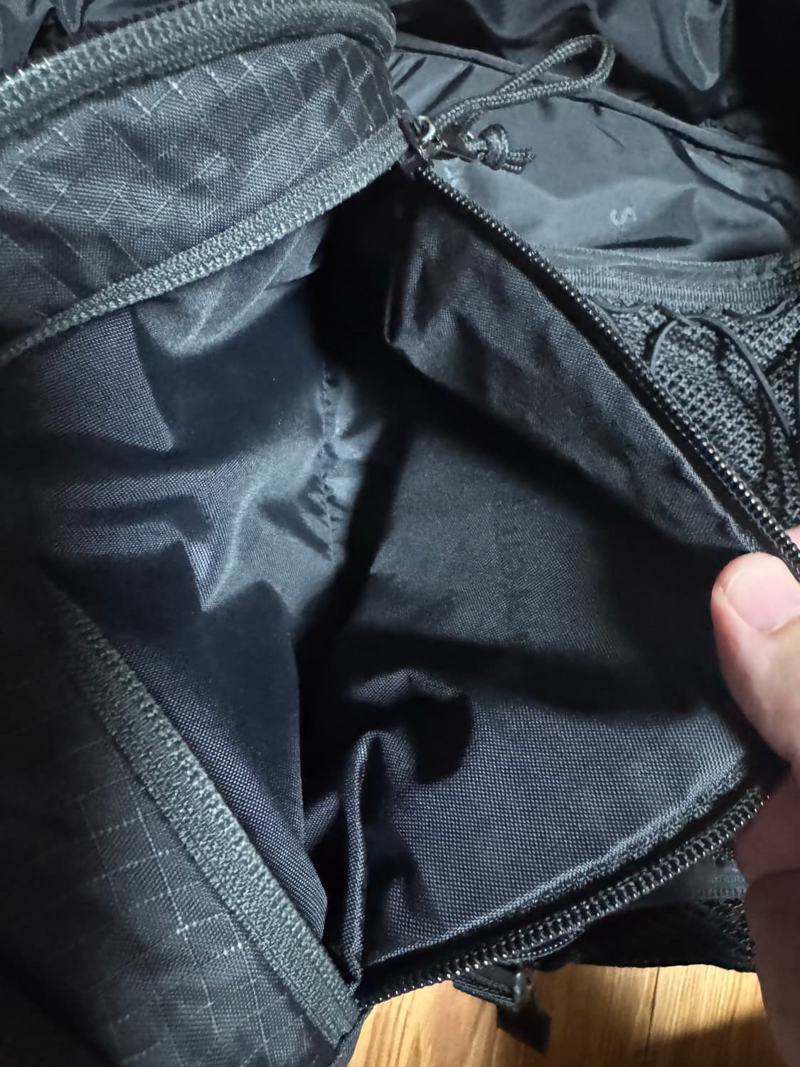 슈프림 백팩 블랙 23fw 상품이미지8