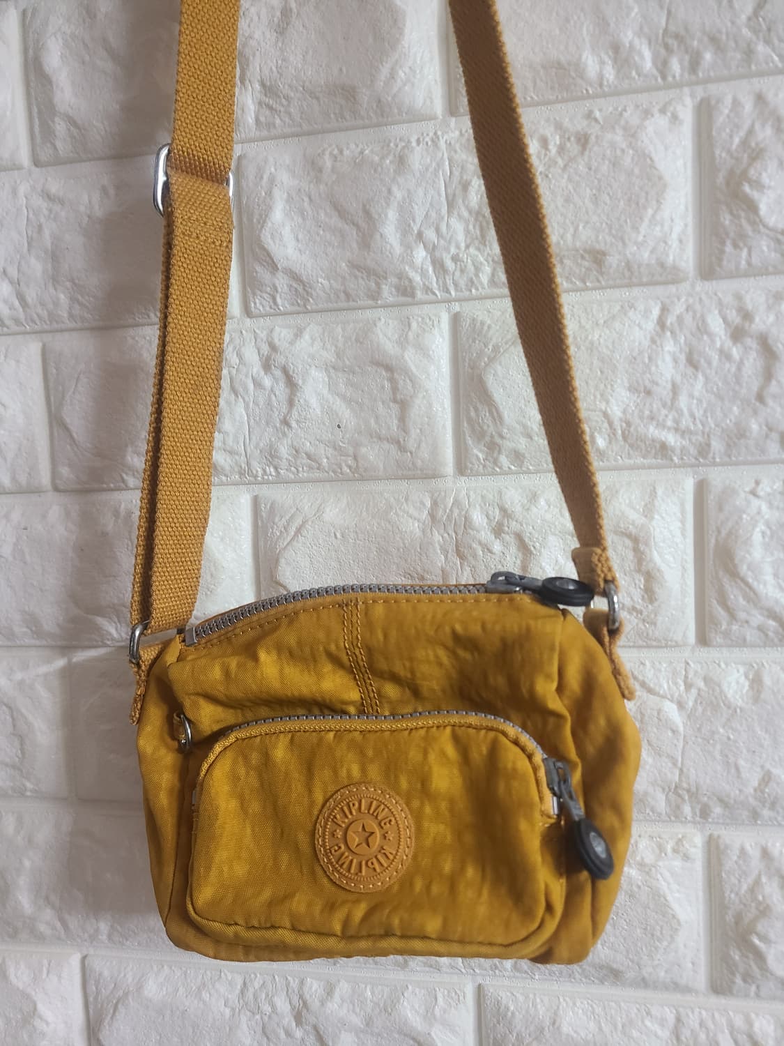 키플링 옐로우 미니 크로스백 가방 상품이미지2