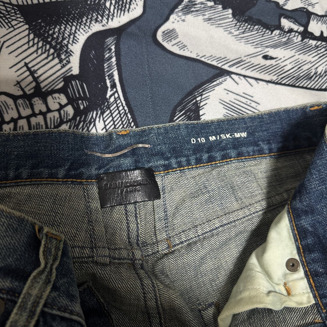 생로랑 남성 무릎 디스진 31사이즈  상품이미지5