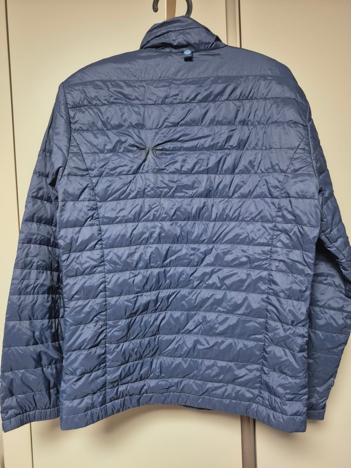 네파 정품 구스경량패딩 95사이즈 팝니다 상품이미지2