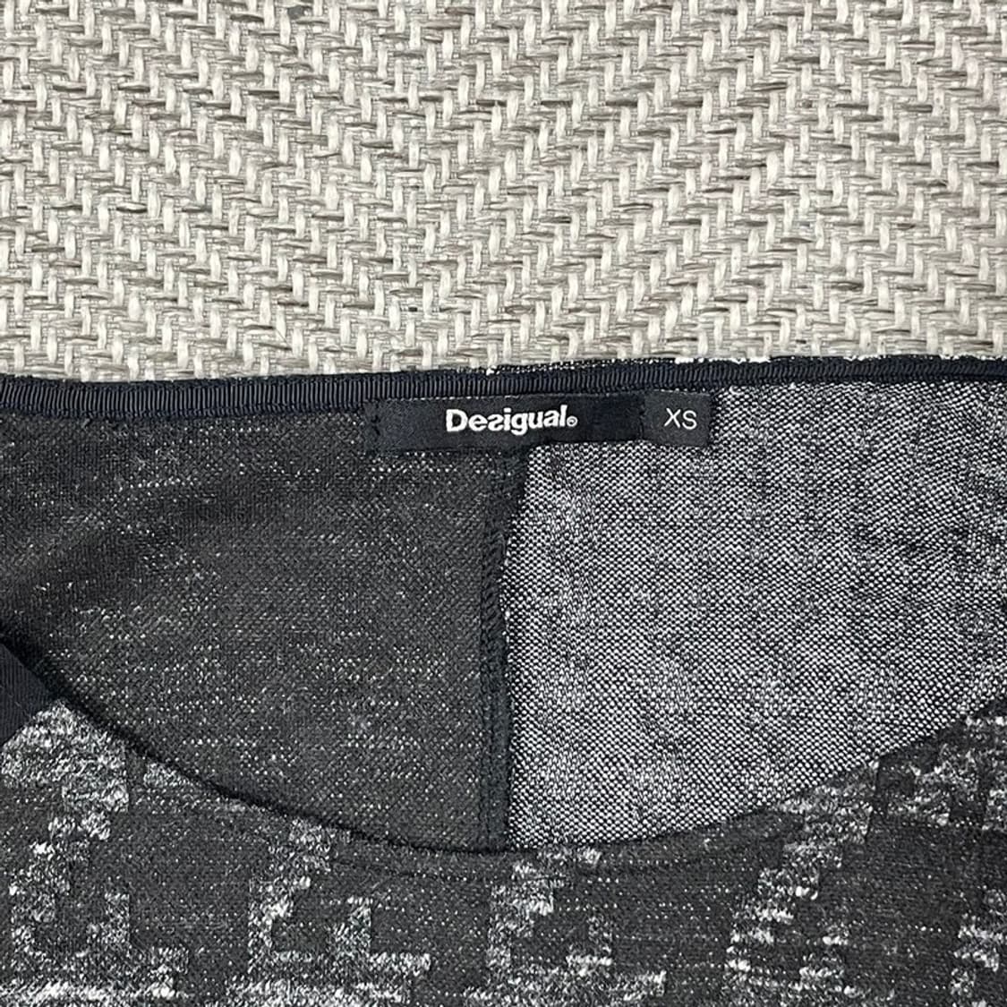 데시구알 패턴 티셔츠 v0059 상품이미지5