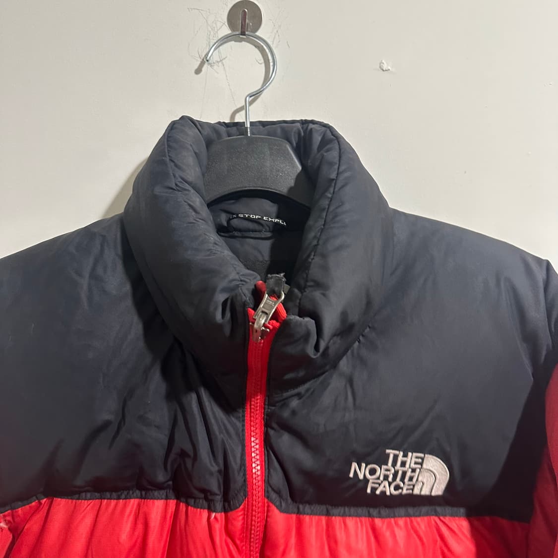 노스페이스 레드 블랙 눕시 패딩 상품이미지2