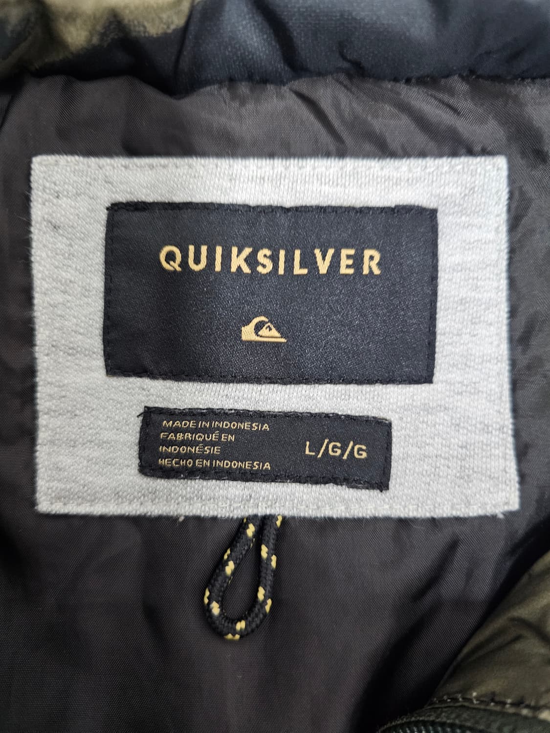 퀵실버 카모 경량 패딩조끼 L 상품이미지3