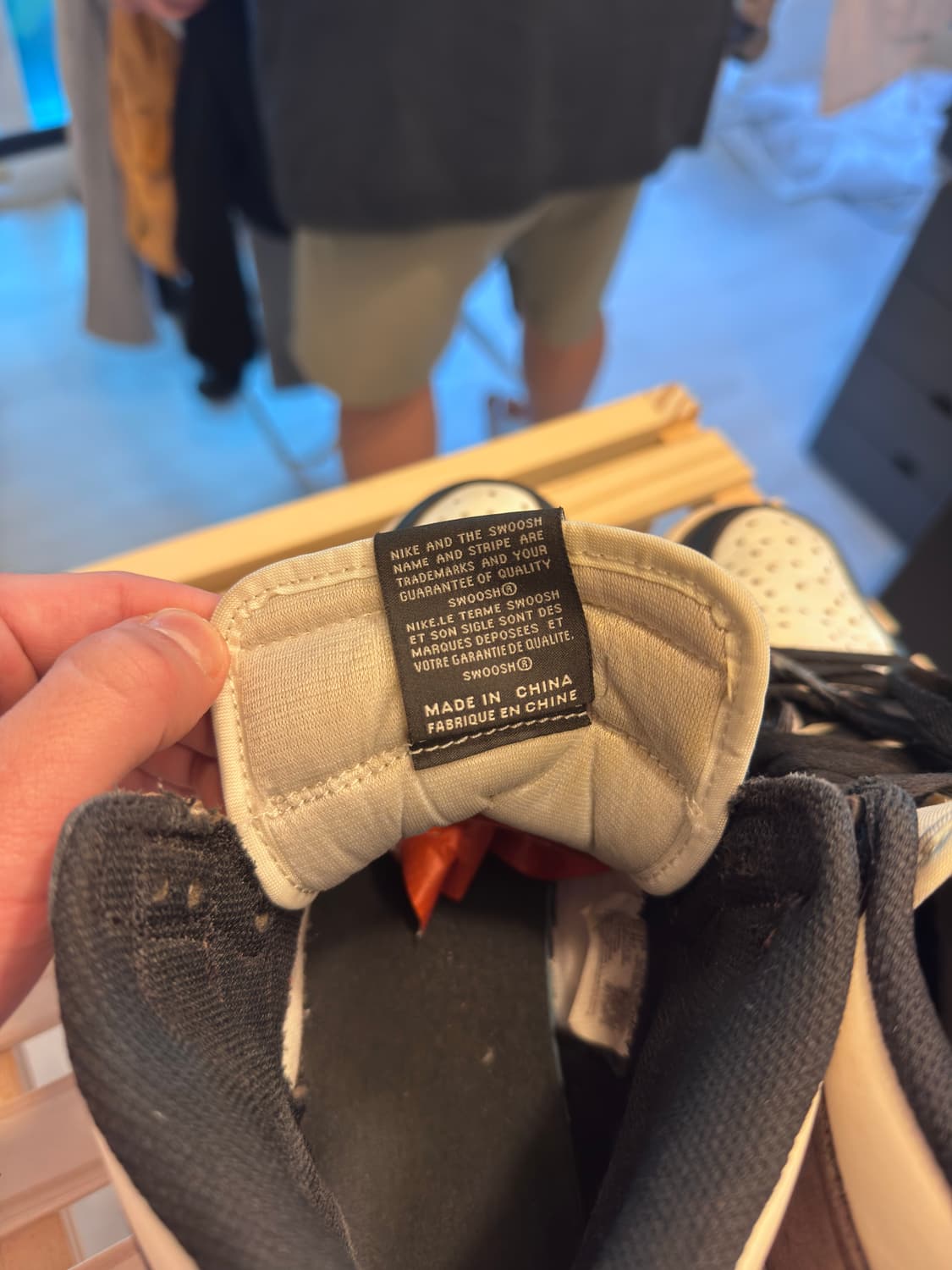 나이키 에어 조던 1 레트로 하이 OG 다크 모카 상품이미지4