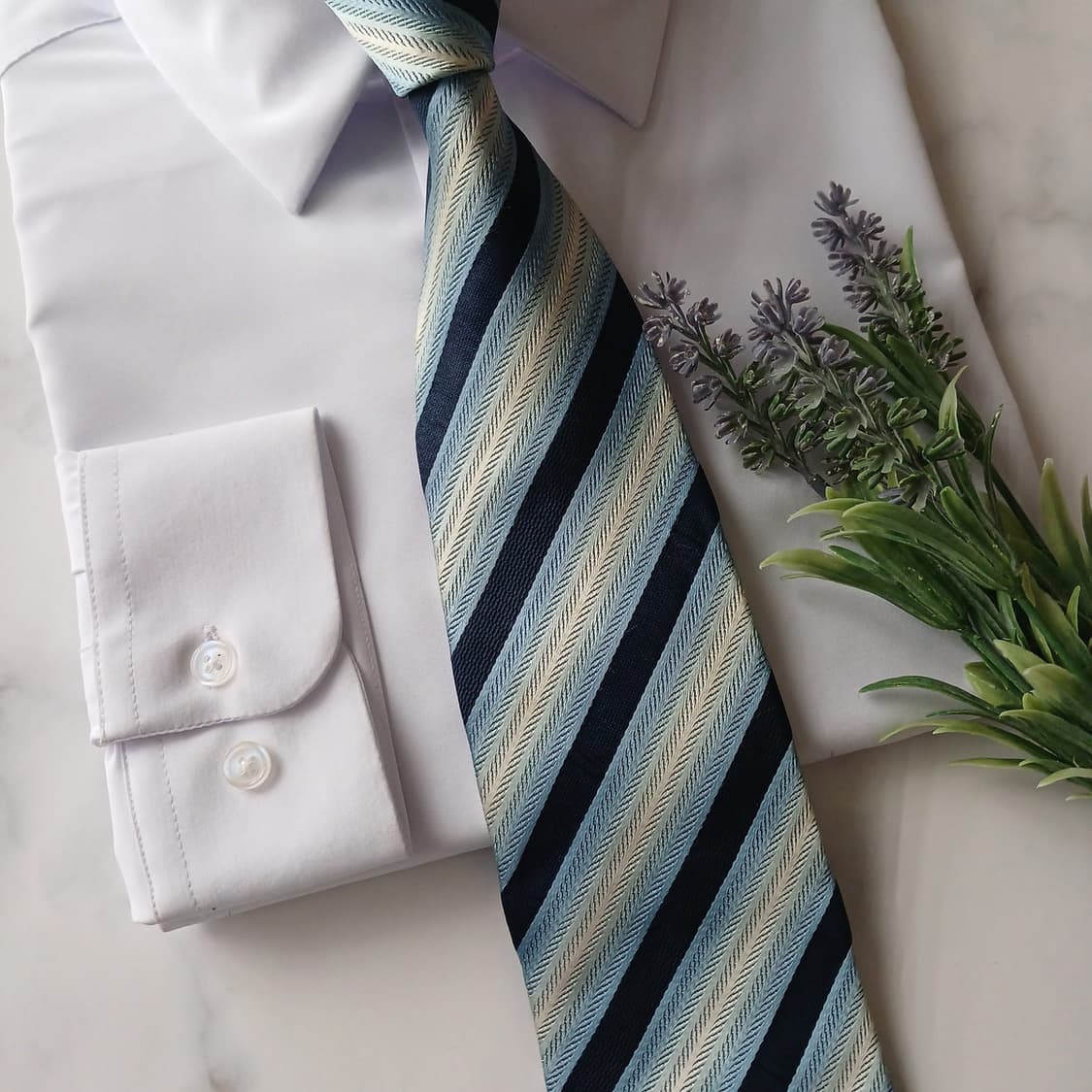 아쿠아스큐텀 실크 스트라이프 넥타이 9.1cm A+등급 A18818
 상품이미지5