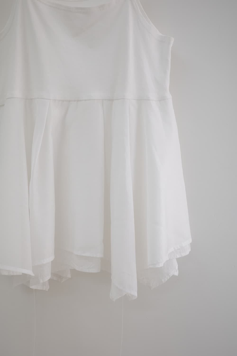 White Layered Sleeveless 상품이미지5