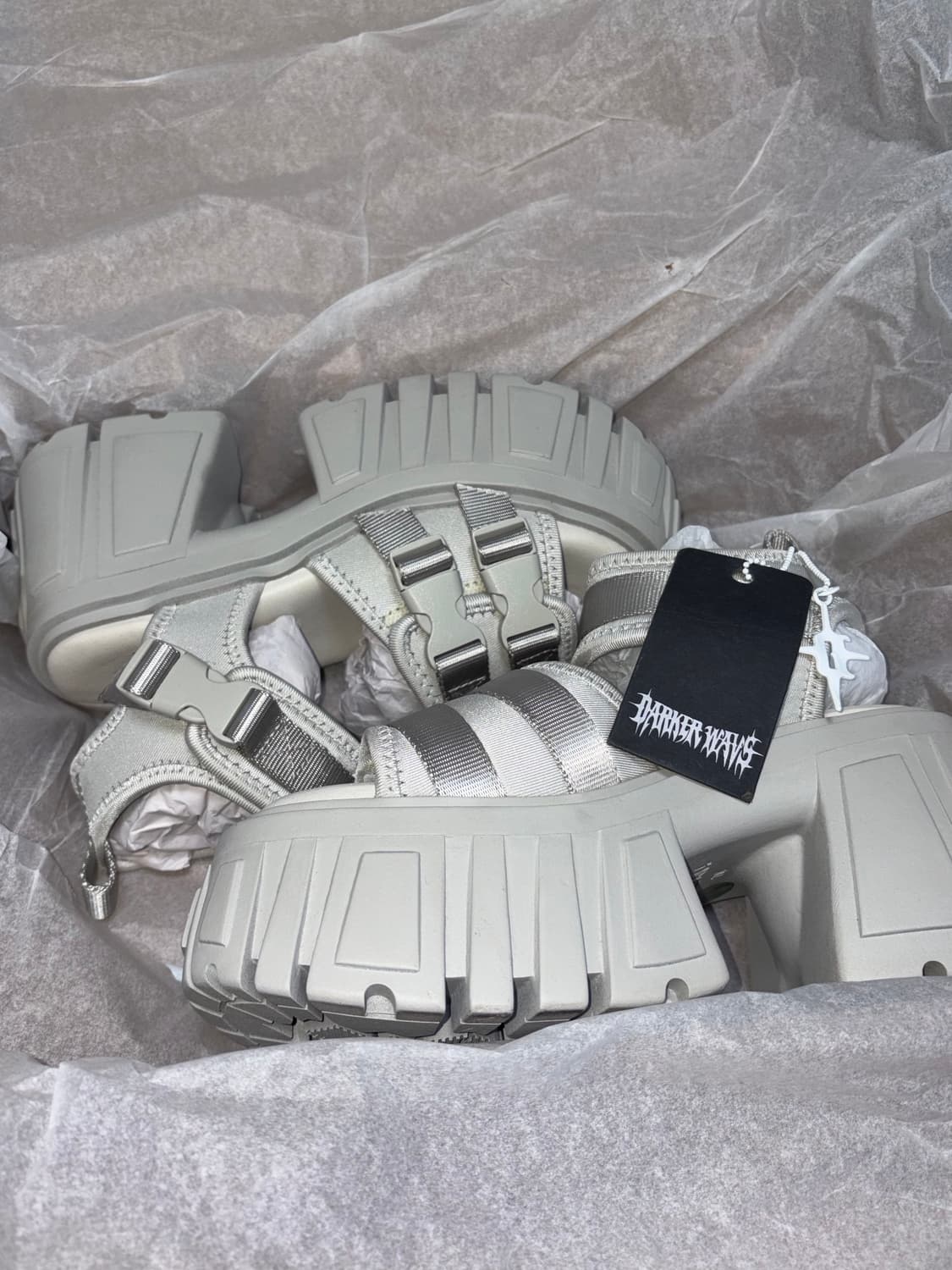 ((새상품)) 돌스킬 DOLLSKILL 유토피아 플랫폼 샌들 그레이 상품이미지1