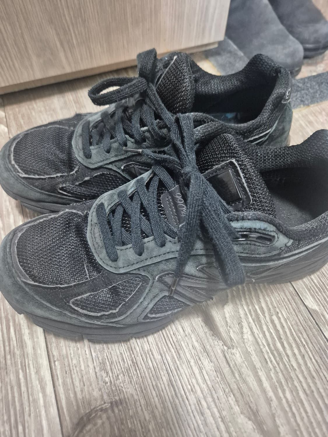 뉴발란스 990 V4

트리플블랙(M990BB4) 250 상품이미지1