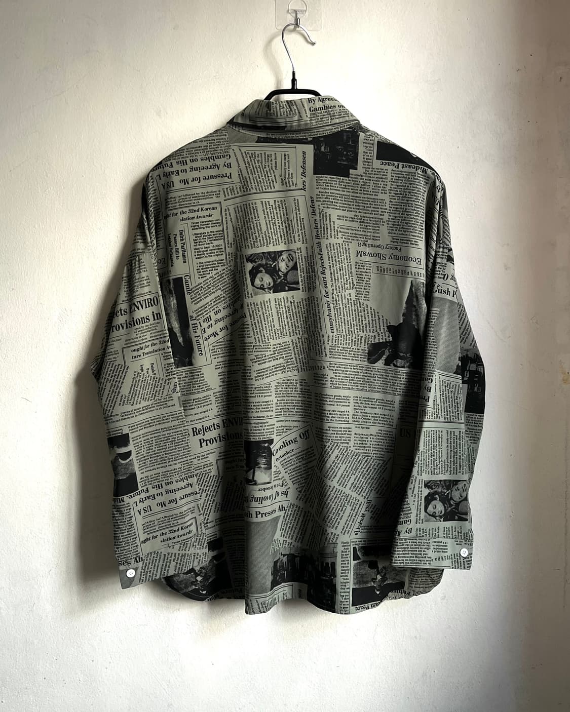 90-00s CANIDY Newspaper Graphic Shirt 상품이미지7