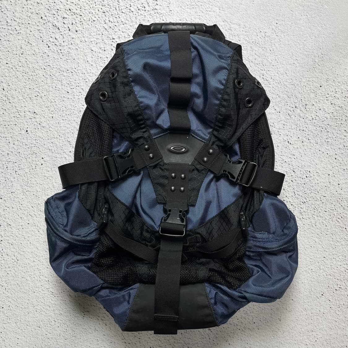 Vintage 00s Oakley Icon Backpack 2.0 상품이미지2