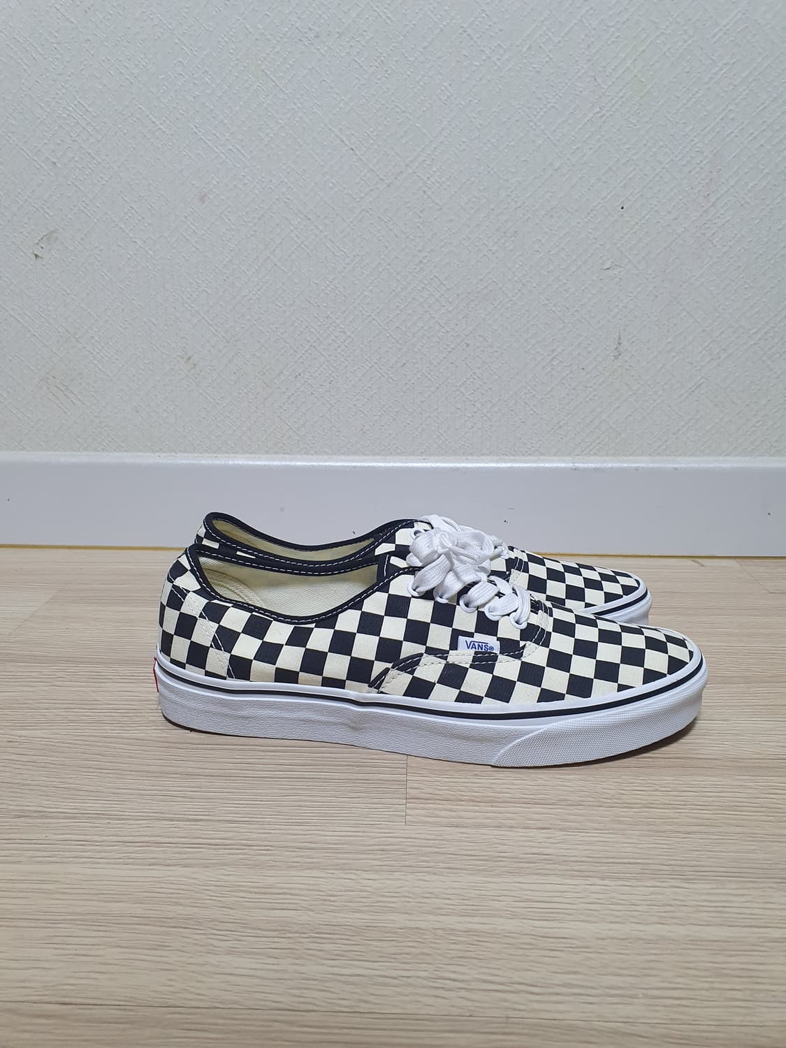 반스 어센틱 체커보드 스니커즈 285 상품이미지1