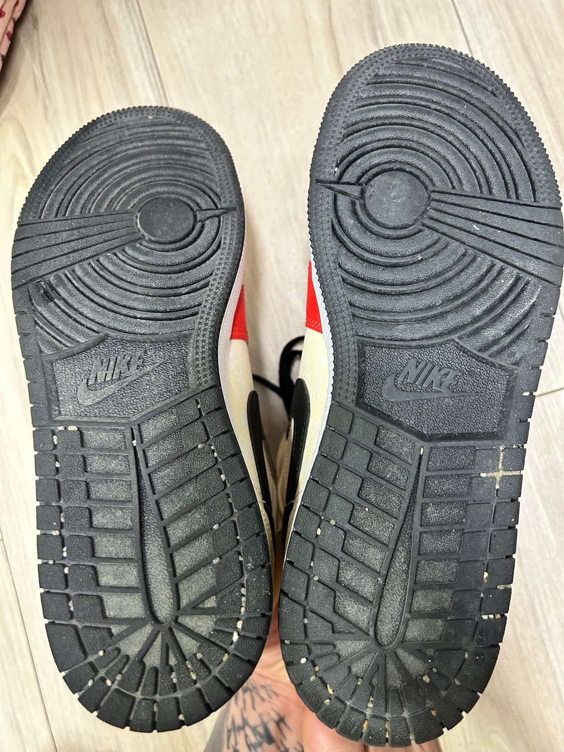 (GS) 조던 1 미드 SS 무슬린 칠리 레드 상품이미지4