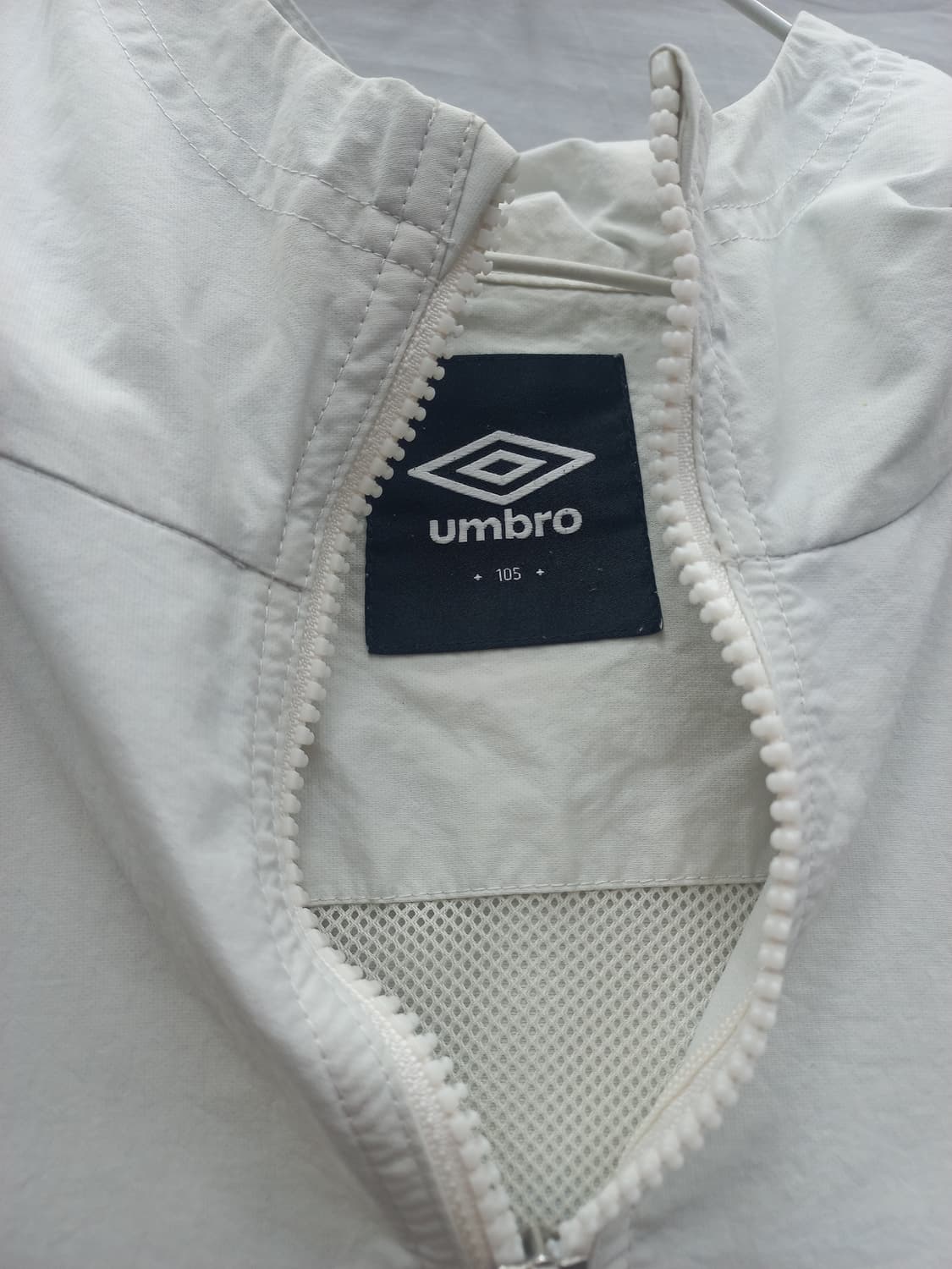 엄브로 화이트 컬러 후드 아노락 바람막이 (남105) 상품이미지4