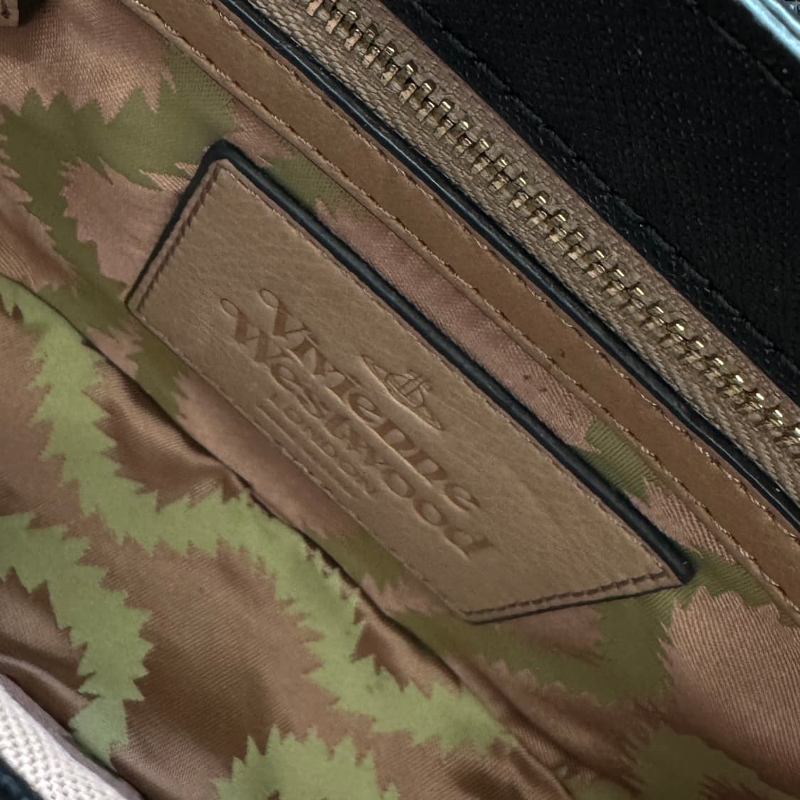 *새상품* 비비안웨스트우드 사피아노 레더 크로스백 상품이미지7