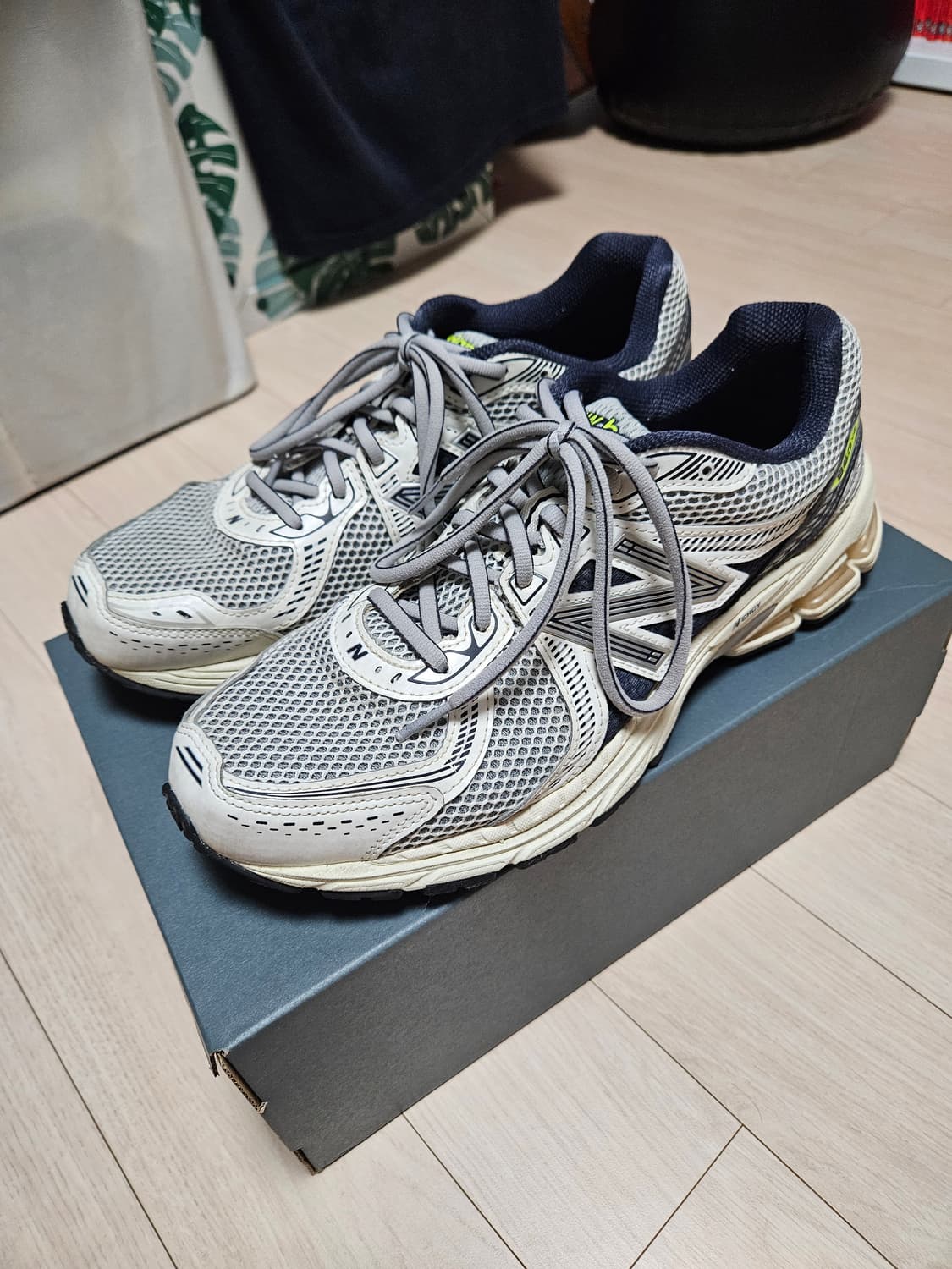 뉴발란스860v2 네이비 275 상품이미지3
