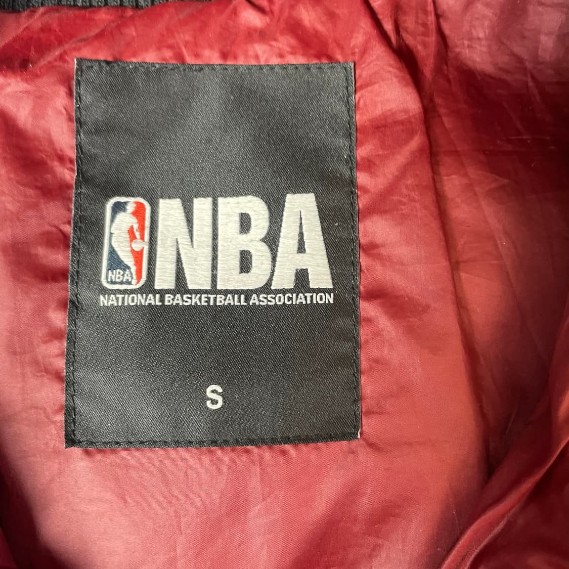 NBA 딥버건디 빅포켓 로고 패치 후드 패딩 S 상품이미지5