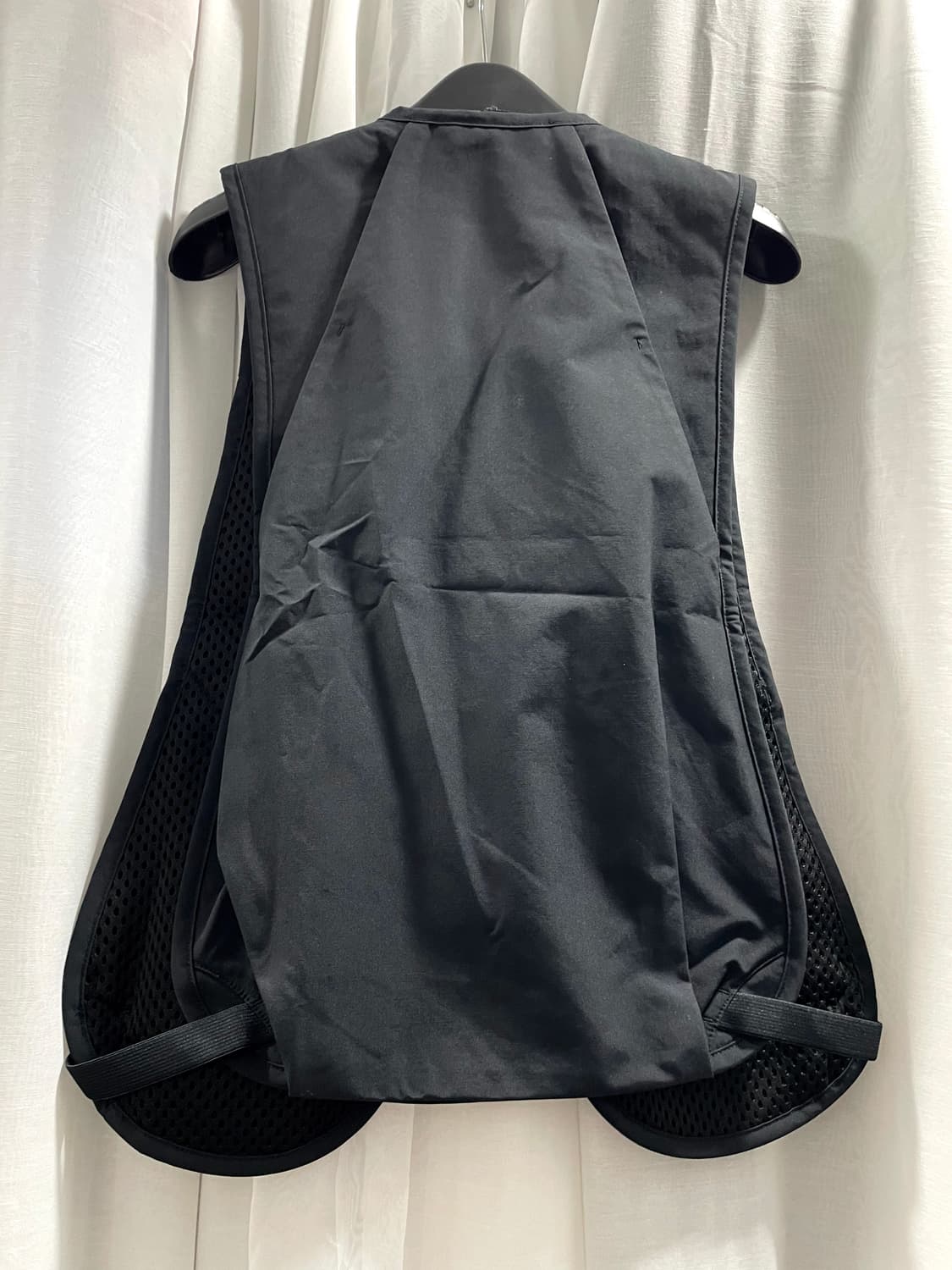 유니클로U/ 유틸리티 베스트 블랙/ M 상품이미지4