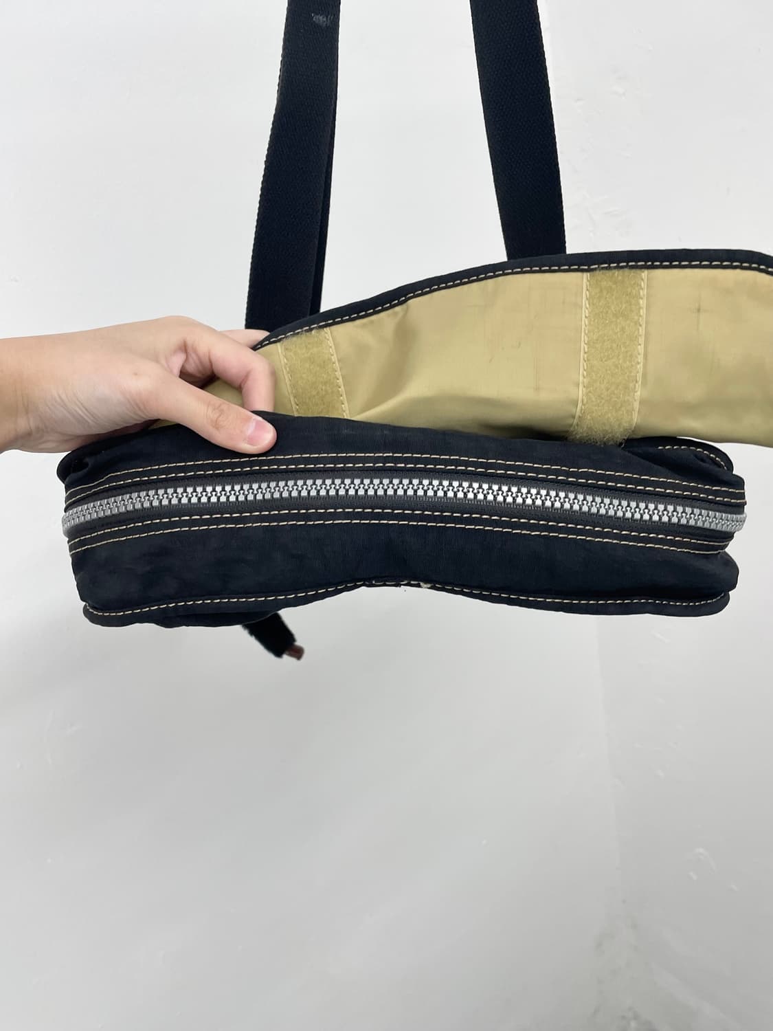 키플링 블랙 포켓 메신저 크로스백 상품이미지7