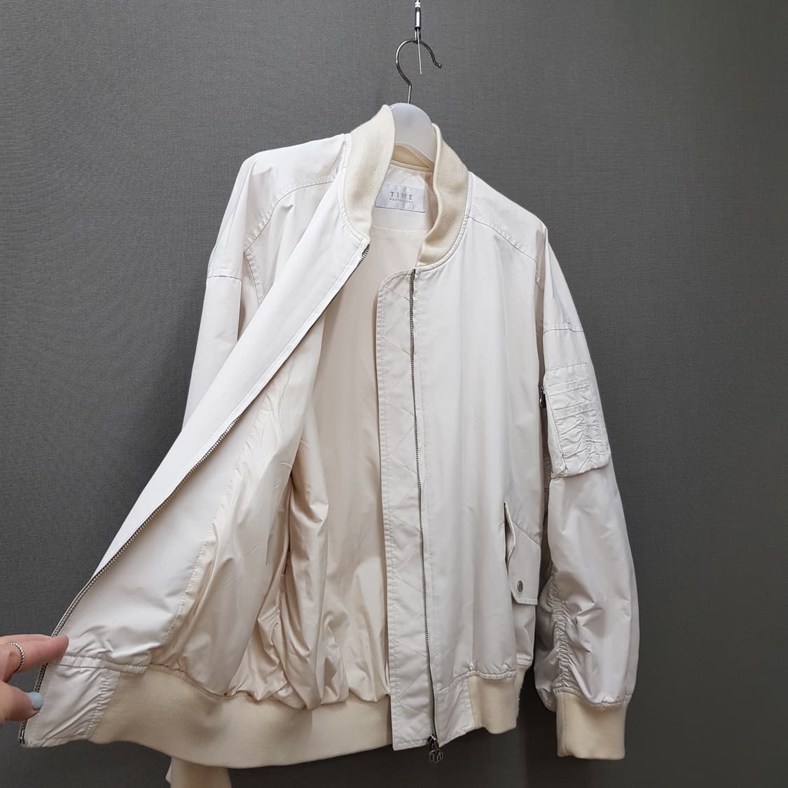 한섬 타임 그래픽 백프린팅  점퍼 F사이즈 상품이미지5