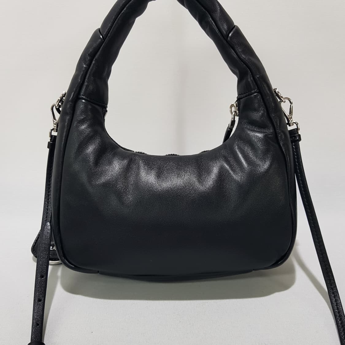 프라다 소프트 패딩 나파 가죽 호보백 1BA384 상품이미지5