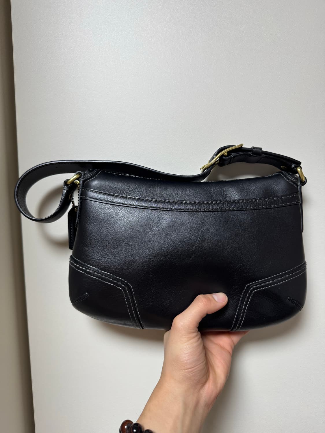 코치 소호 숄더백 블랙 상품이미지2