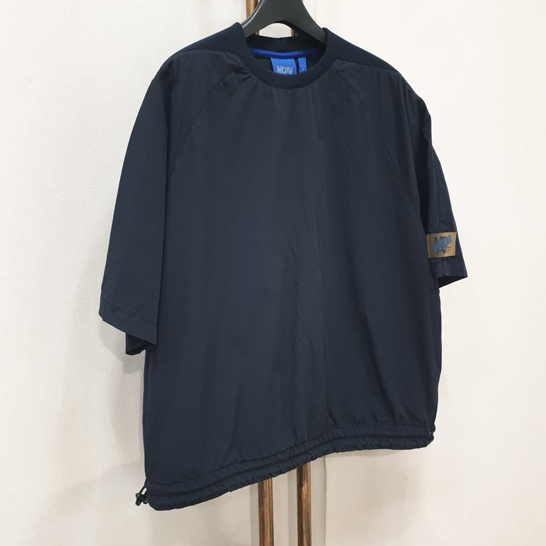 티아이포맨 블랙 스트링 반팔 우븐 탑 100 상품이미지2