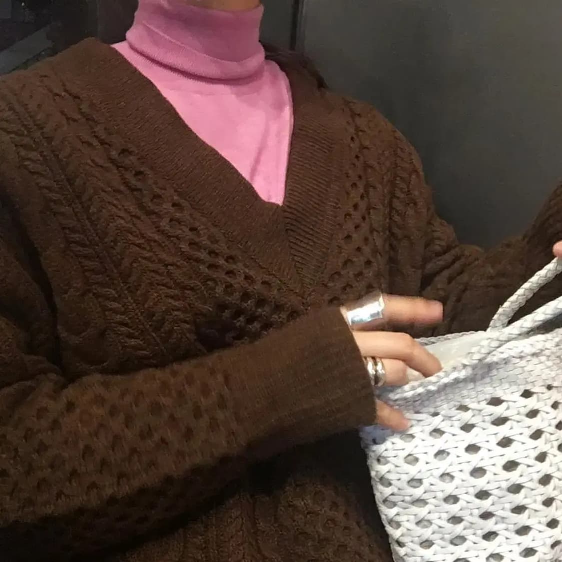 mabling 마블링마켓 케이블 니트 브라운 오버핏 꽈배기 브이넥 상품이미지6