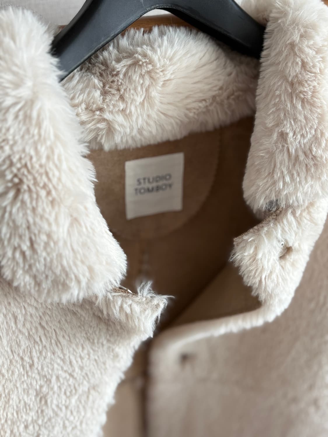 스튜디오톰보이 에코퍼 숏 무스탕  상품이미지2