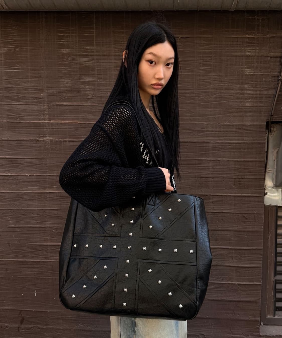 오와이 크로스라인 스터드 토트백 상품이미지3