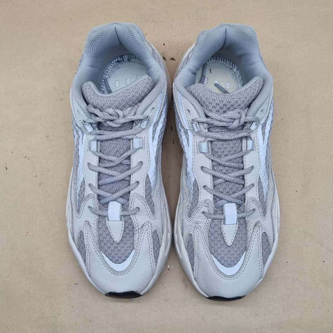 아디다스 이지부스트700 남성운동화260  상품이미지2