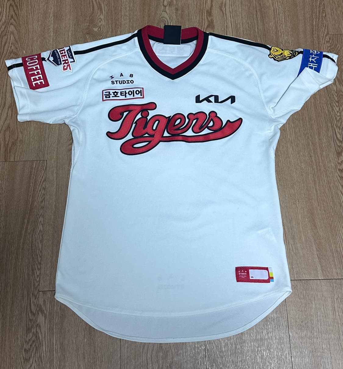 IAB STUDIO X 기아 타이거즈 어센틱 아이콘 유니폼 상품이미지1