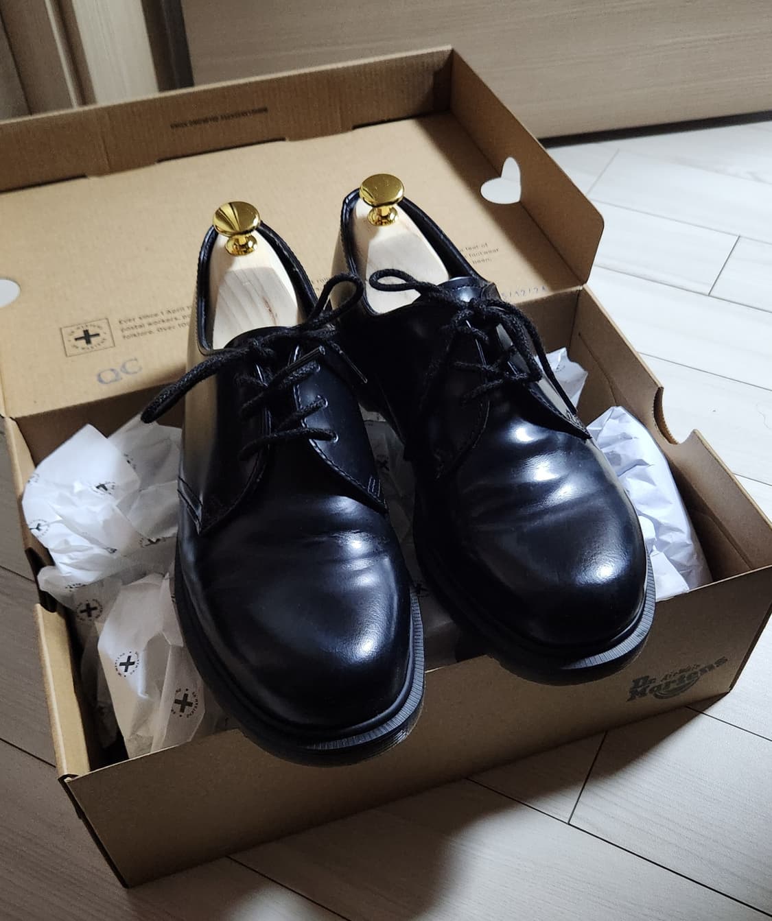 [닥터마틴] 메이페어 3홀 폴리쉬드 스무스(UK 7) 상품이미지1