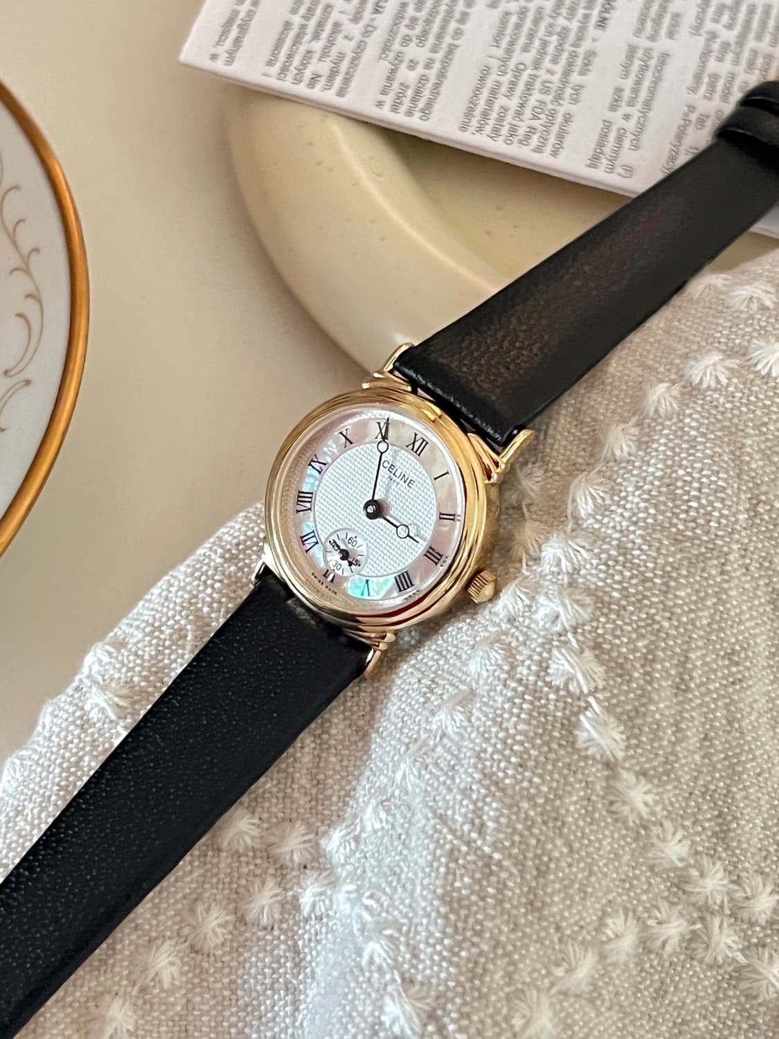 CELINE  셀린느 스몰세컨드 골드 라운드 시계  상품이미지2