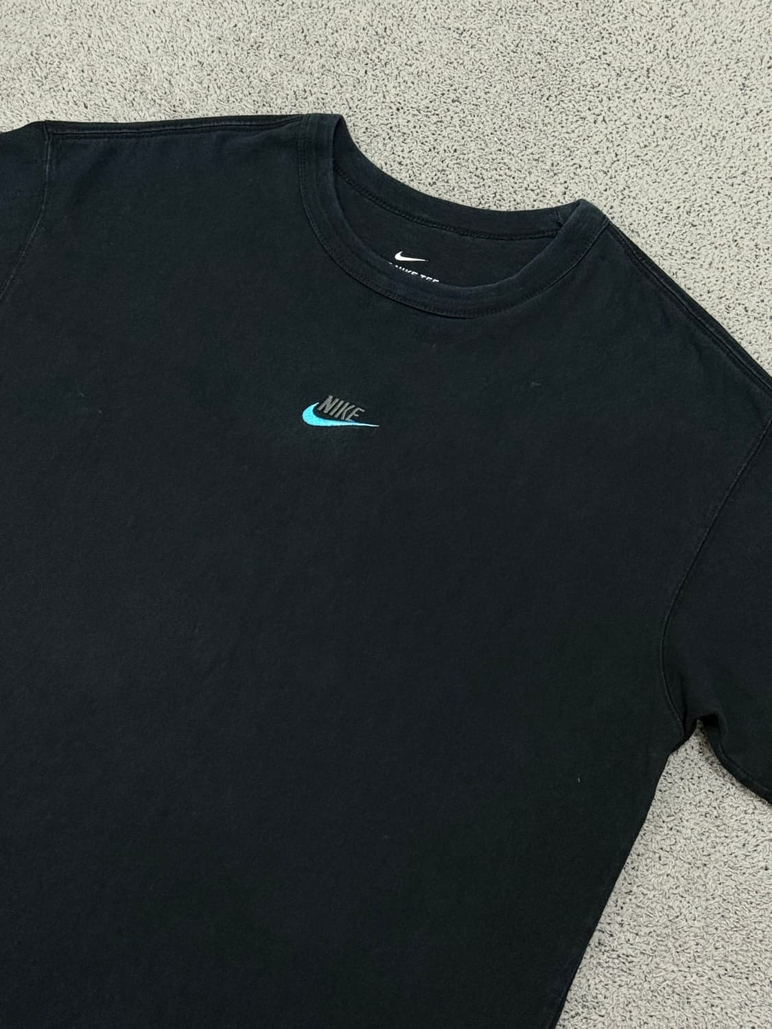 (XXL) 나이키 퓨추라 스몰 자수로고 반팔 티 상품이미지2