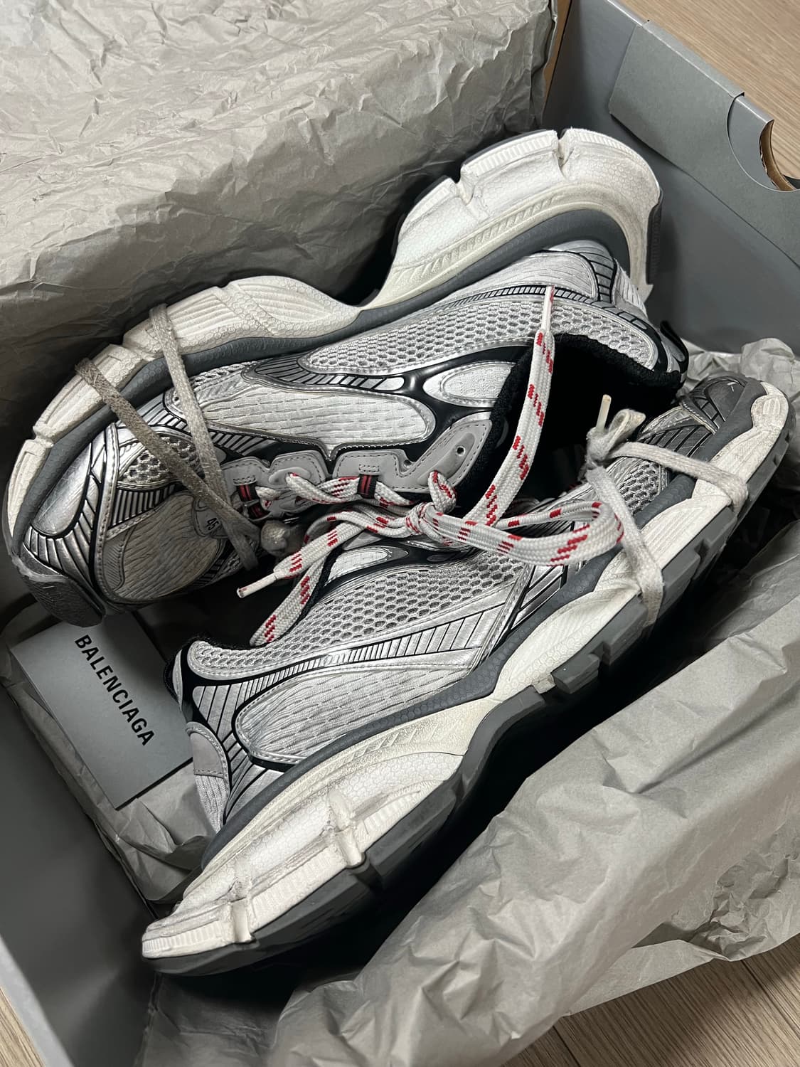 (45)발렌시아가3xl  그레이화이트 레드 상품이미지3