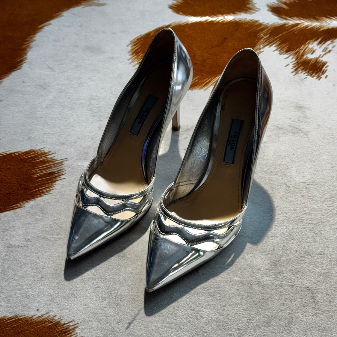 PRADA 프라다 실버 메탈릭 펌프스 힐 35 (230) 상품이미지2