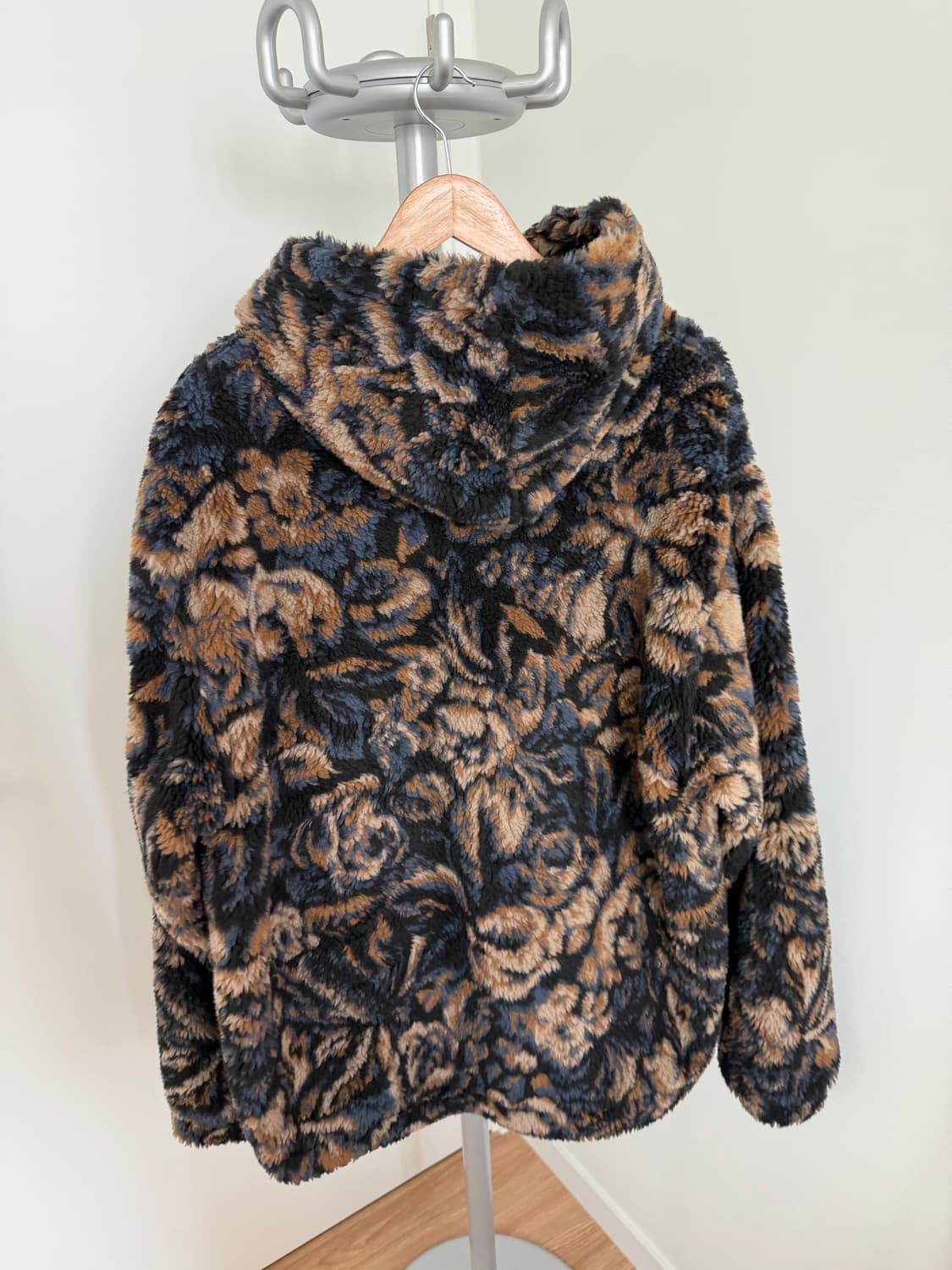 (XL) thisisneverthat floral fur jacket 상품이미지3