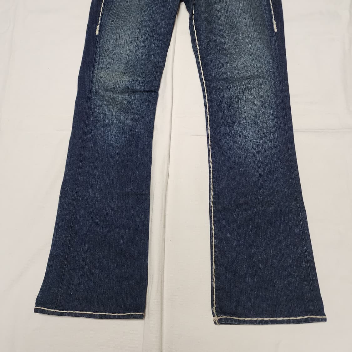 트루릴리젼 BECKY SUPER T Y2K 스티치 세미 부츠컷 데님팬츠
 상품이미지6