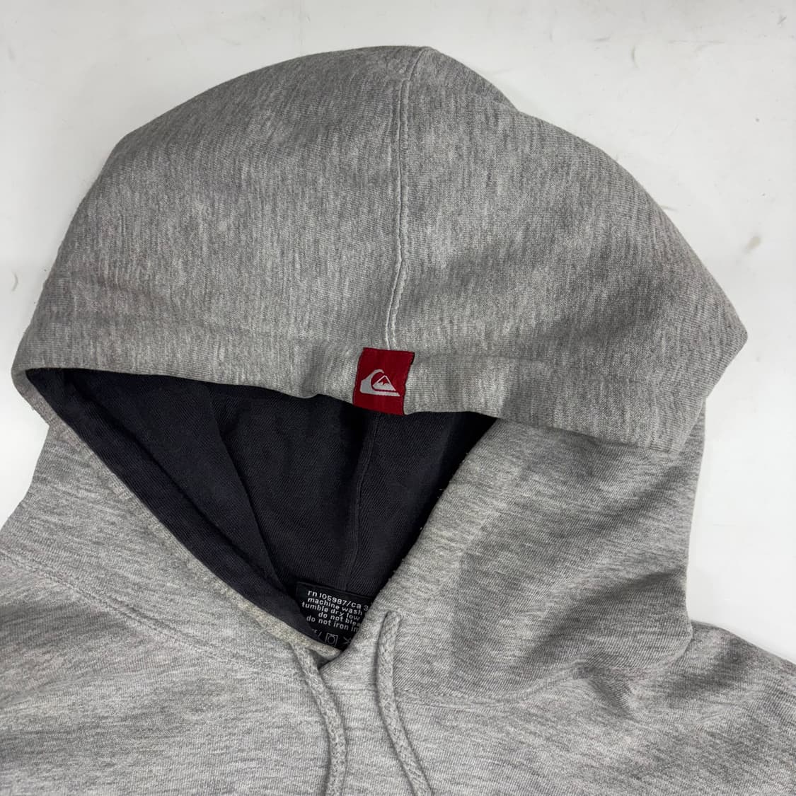 퀵실버(Quiksilver) 빅로고 아치형 자수 그레이 후드티 상품이미지5