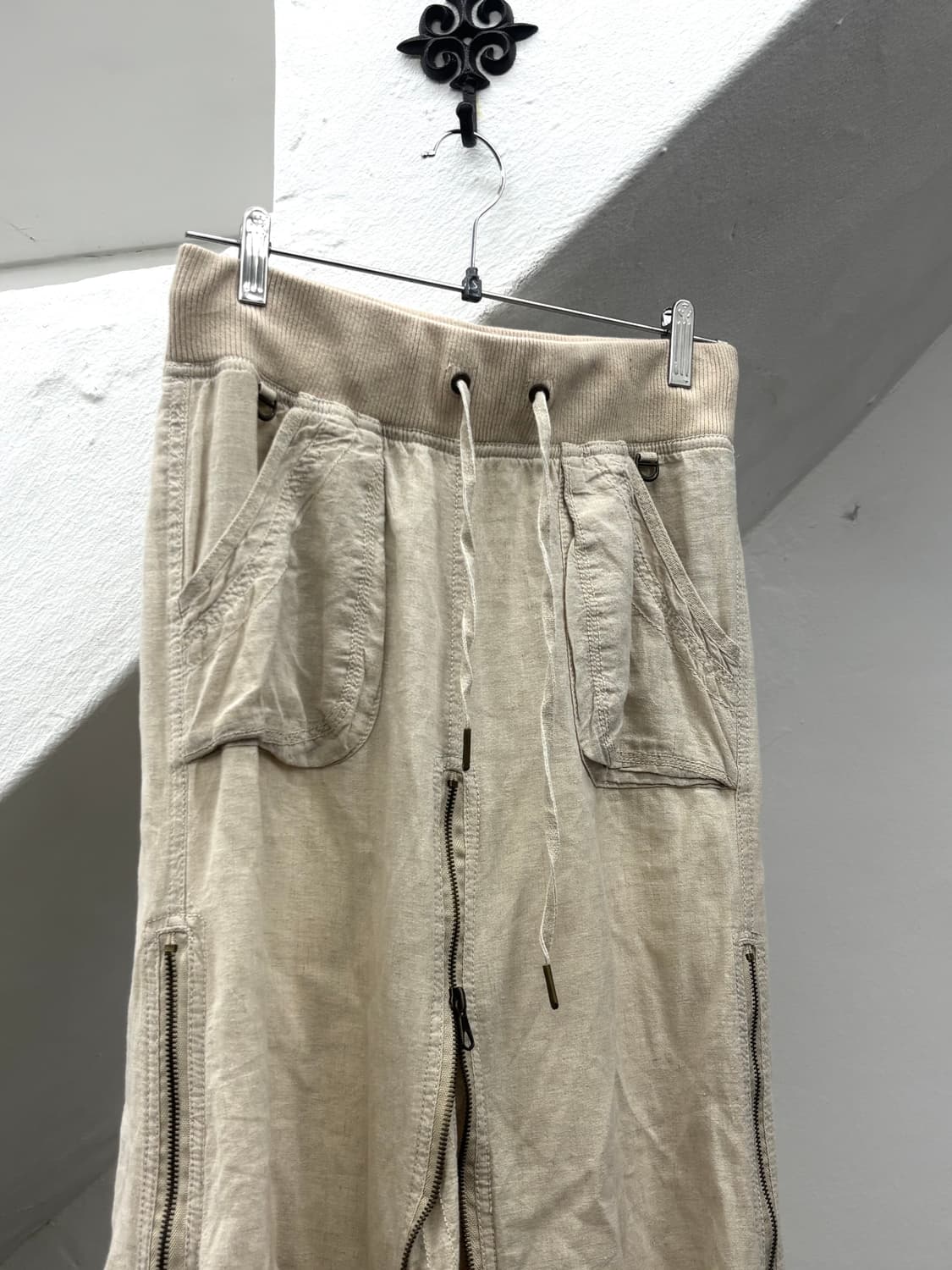 G.O.A beige multi zipper flared long ski 상품이미지3
