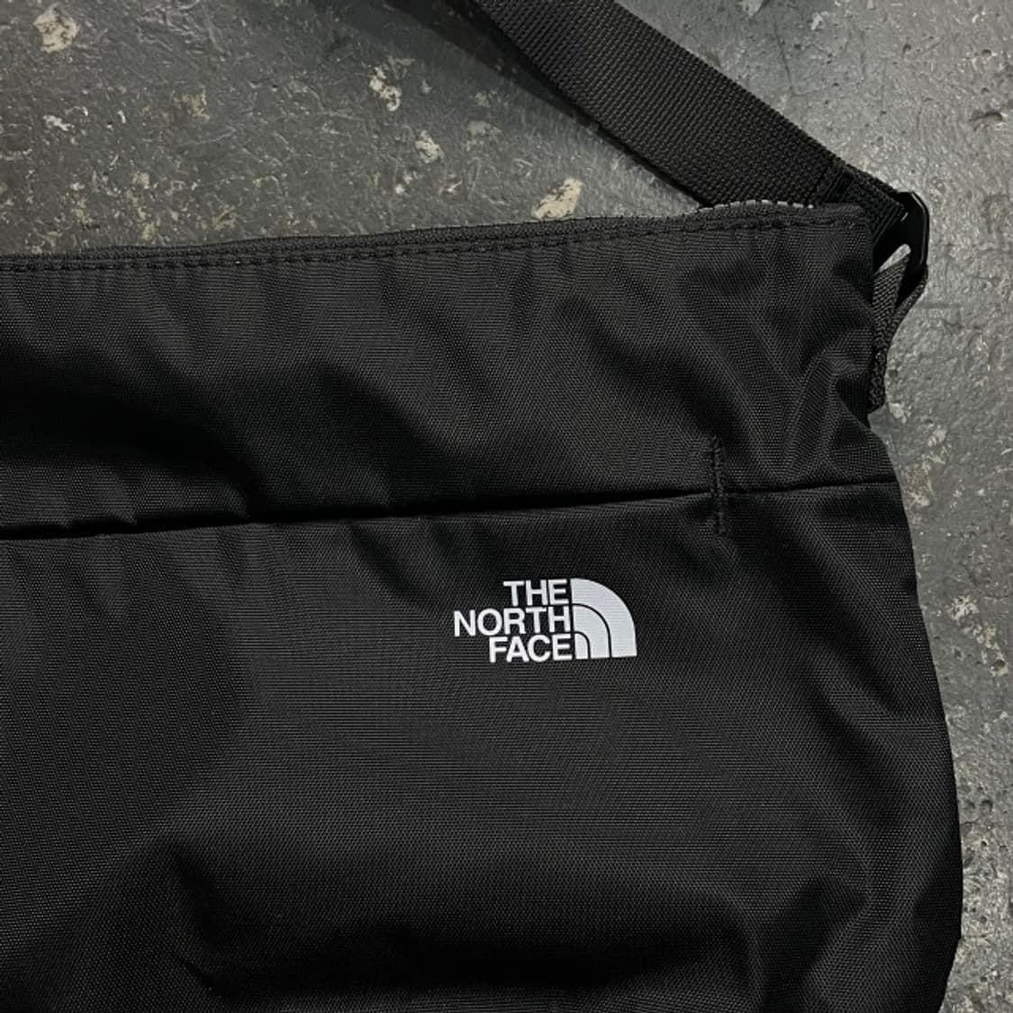 노스페이스 크로스백 상품이미지2