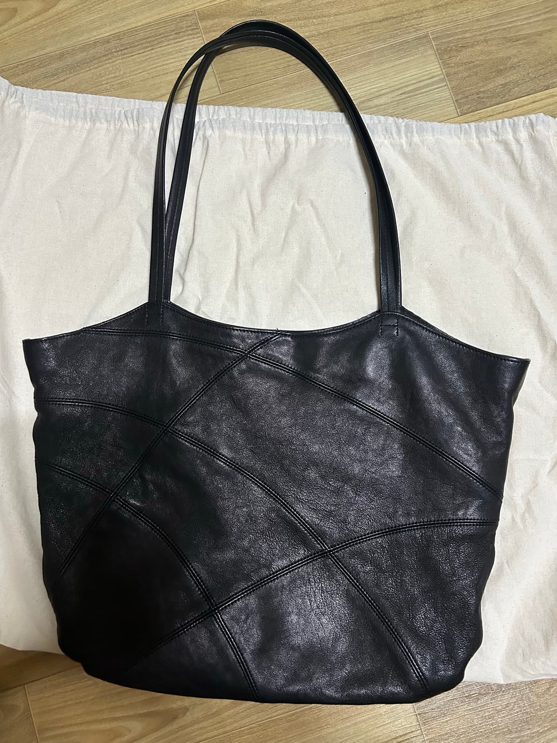 해칭룸 웹토트 램스킨 토트백 상품이미지3